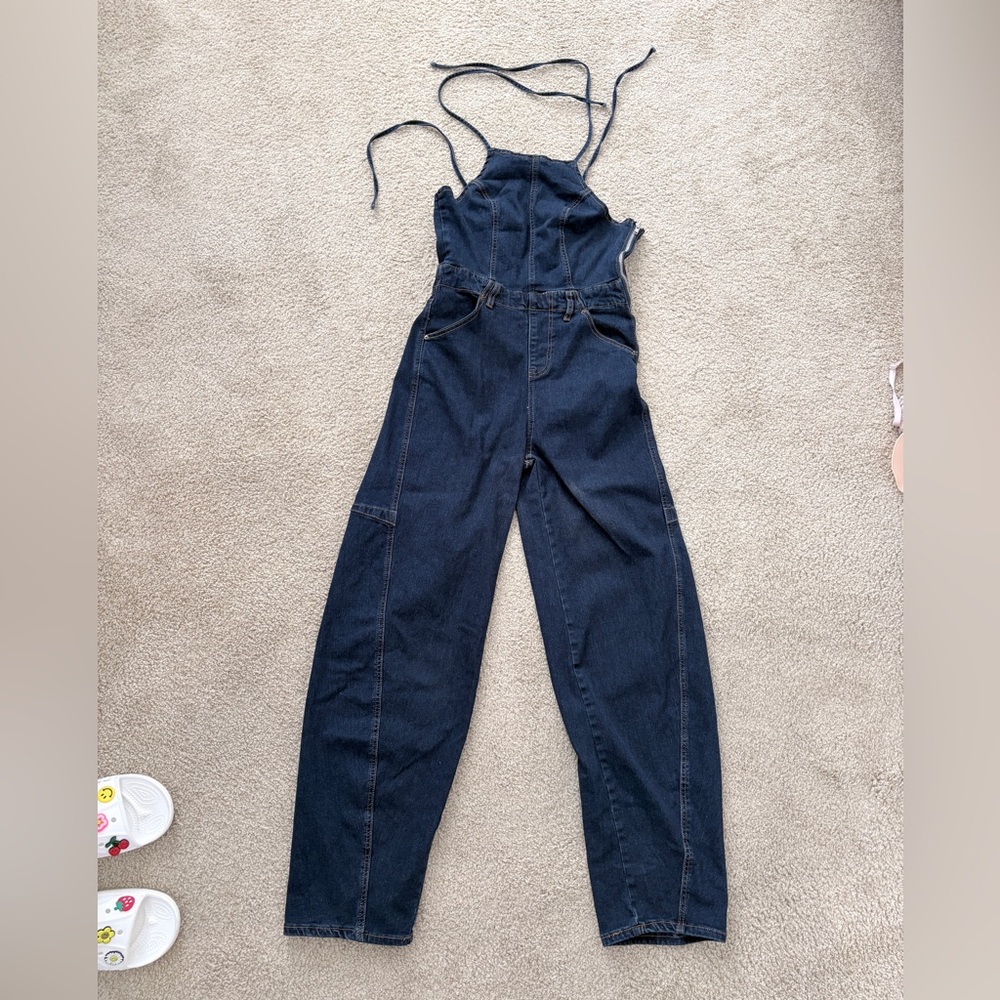 RARE Abercrombie & Fitch Dark Blue barrel-Leg Women's dark wash halter jumpsuit - Picture 5 of 7